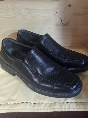 Covington Black Slip-On Leather Dress Loafers